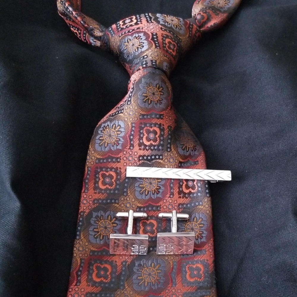 Authentic Givenchy Cuff Link Set - image 3